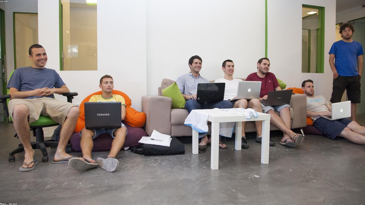 Como Usar um Gerador de TCC com IA para Criar um Trabalho Completo em Menos Tempo